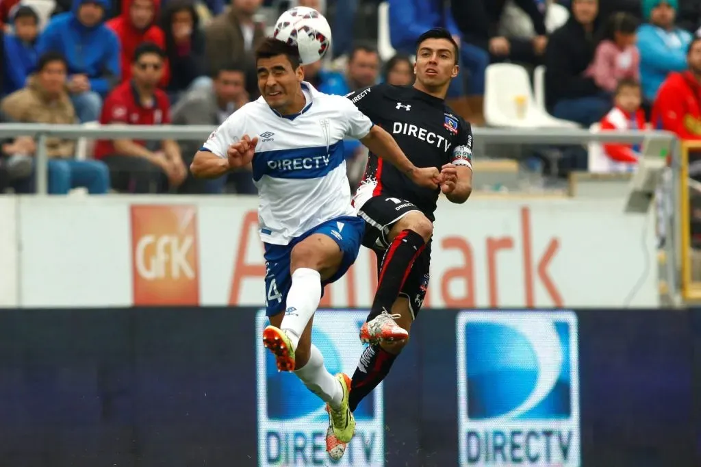 Gonzalo Fierro supo jugar múltiples clásicos ante la UC (Photosport)