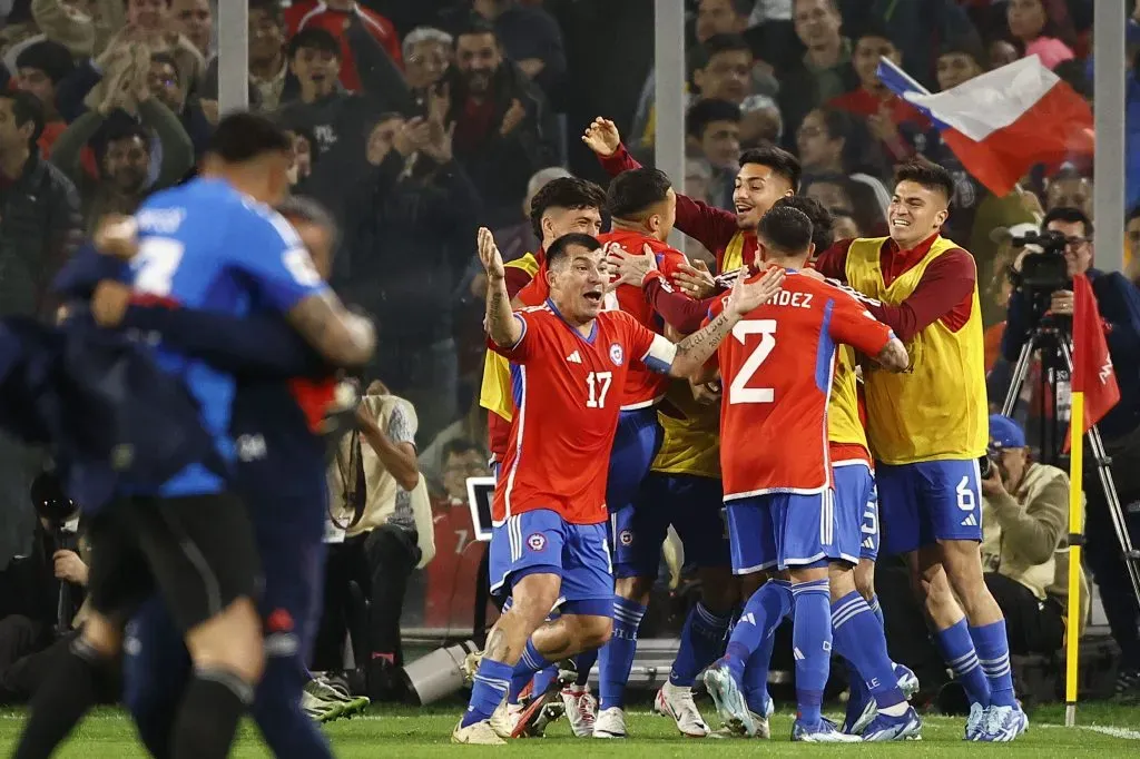 Comparte este Gary alegre y a tu día nunca le faltará un triunfo de la Roja | Foto: Photosport