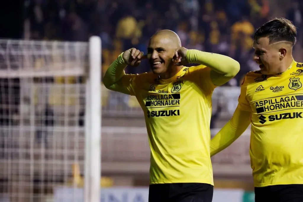 Chupete Suazo en San Luis