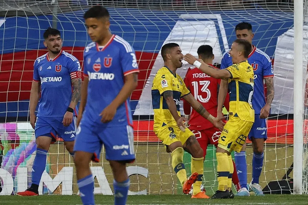 Los azules no logran mantener el ritmo en el Campeonato Nacional. Foto: Dragomir Yankovic/Photosport