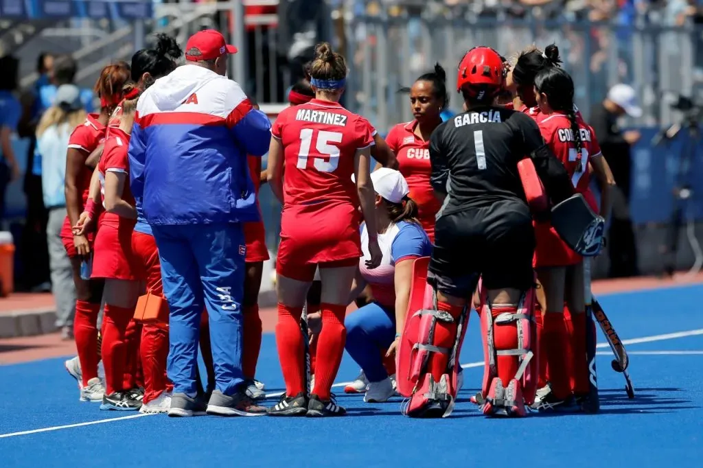 El equipo de Hockey Césped de Cuba, donde siete jugadoras pidieron refugio en Chile (Photosport)