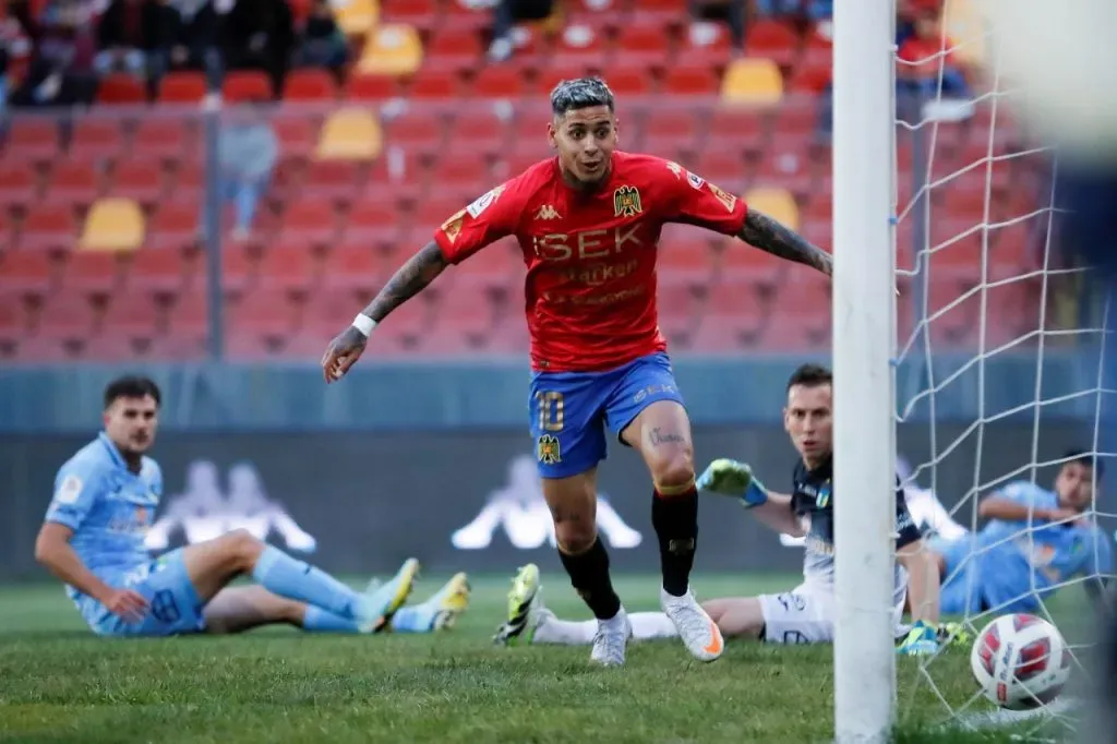 Rodrigo Piñeiro anotó dos de los tres goles de Unión Española ante O’Higgins (Photosport)