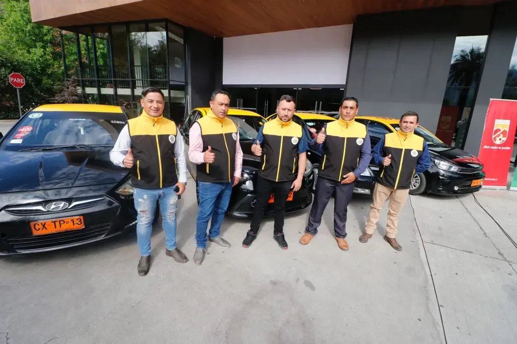 Los taxistas que usen ese uniforme serán del grupo Taxi Seguro. Foto: Municipalidad Huechuraba