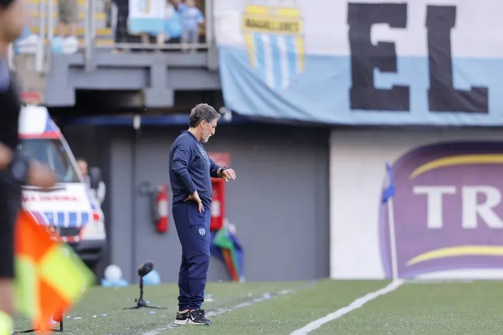 Mario Salas vivió con nerviosismo el duelo de Magallanes ante Audax Italiano | Photosport