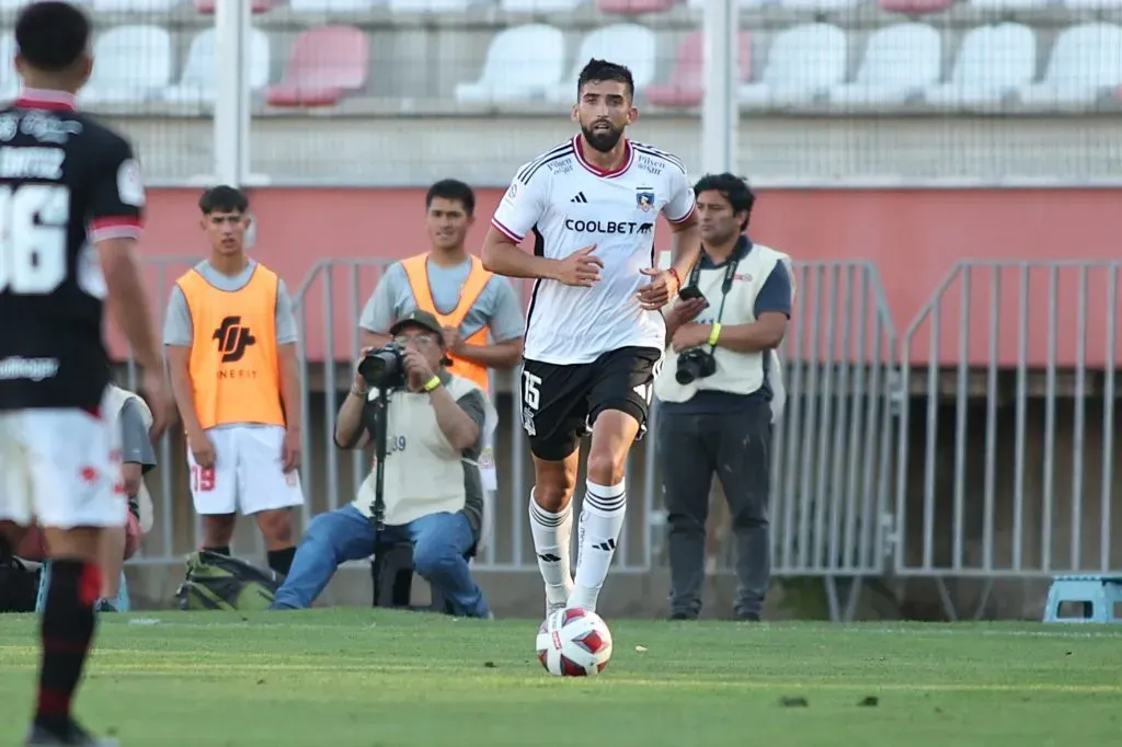 Emiliano Amor tendrá las responsabilidad de jugar la final de la Copa Chile ante las bajas de Maxi Falcón y Alan Saldivia. | Foto: Colo Colo.