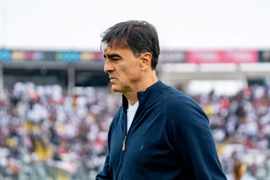 Gustavo Quinteros dejó la dirección técnica de Colo Colo tras tres años (Guille Salazar?