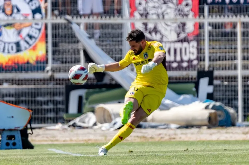 A Fernando De Paul, arquero de Colo Colo, lo vienen a buscar desde Uruguay (Guille Salazar)