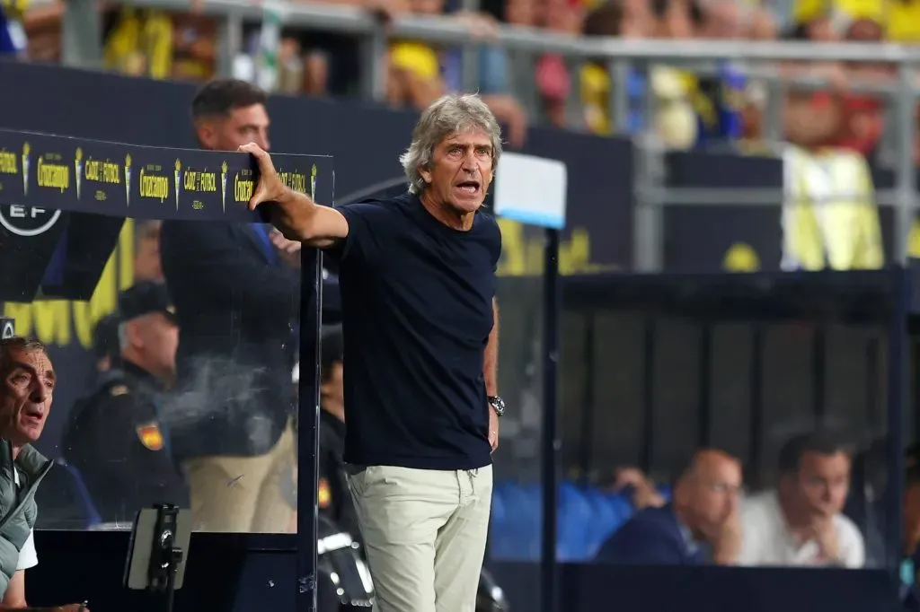 Manuel Pellegrini vive su peor momento desde que llegó al Betis. Foto: Getty Images.