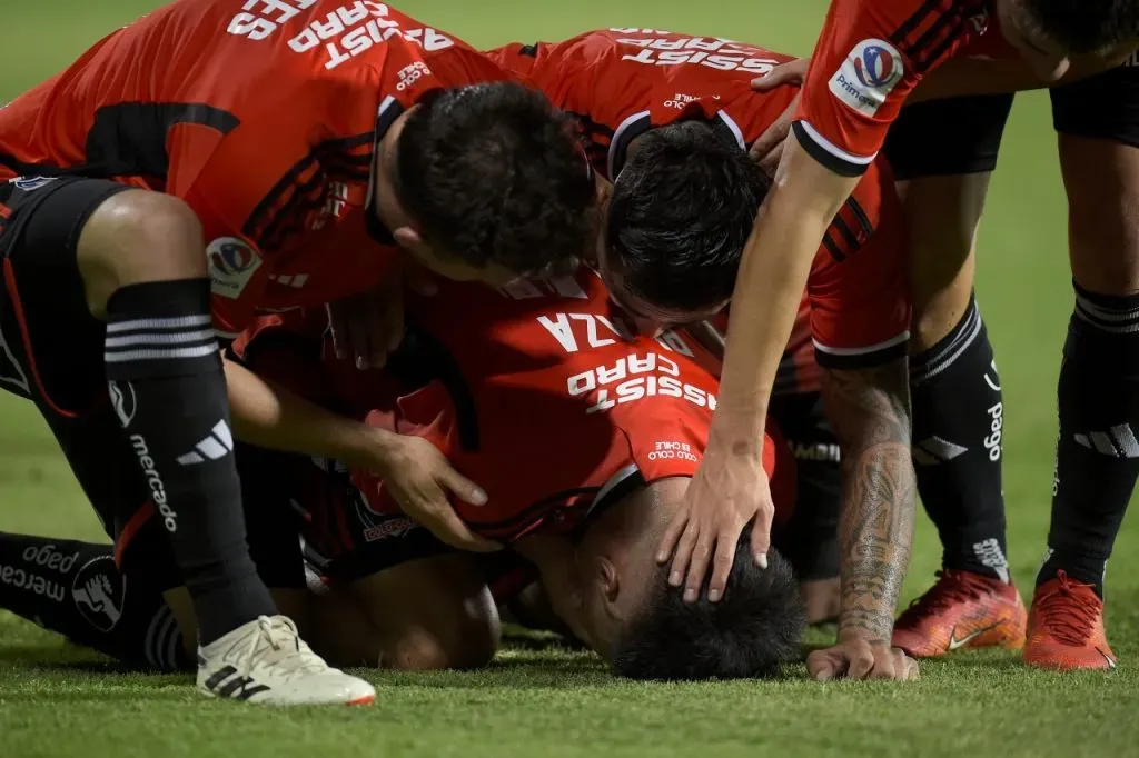 La emoción de Diego Plaza tras anotar su primer gol con Colo Colo (Photosport)