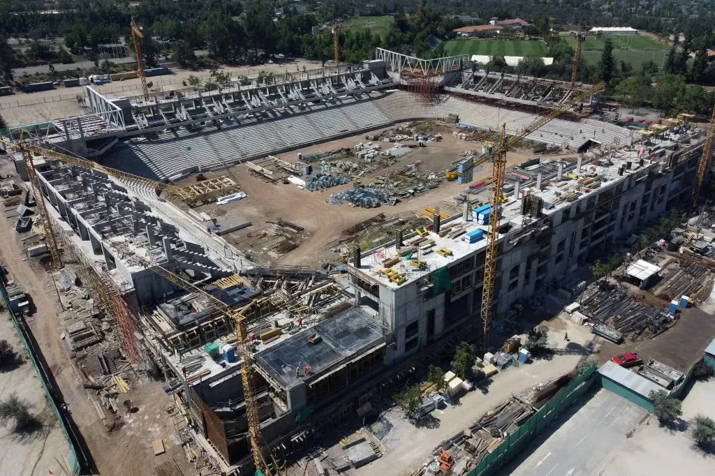 La Católica sigue con las obras de reconstrucción de San Carlos. (Foto: Photosport)