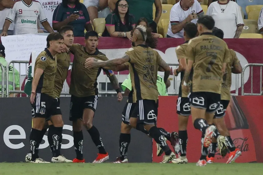 Guillermo Paiva marcó un gol y le tiró agua al árbitro en la derrota de Colo Colo ante Fluminense. Foto: Photosport.