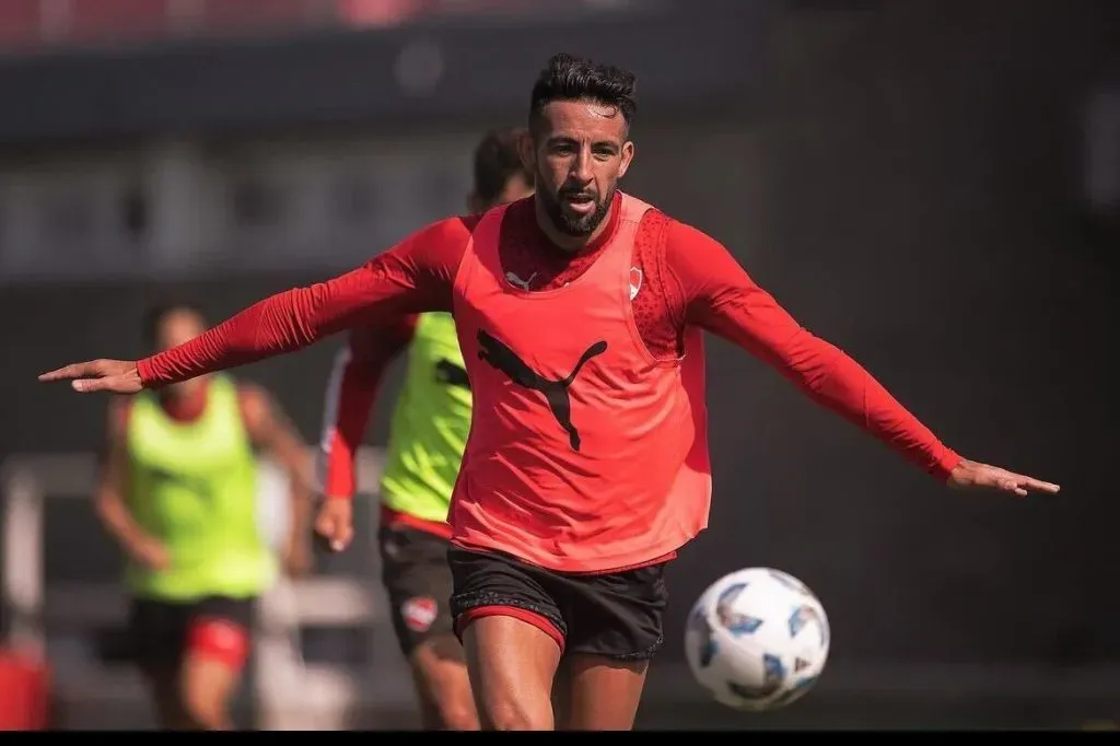 Mauricio Isla disfruta de su presente en Independiente de Argentina.