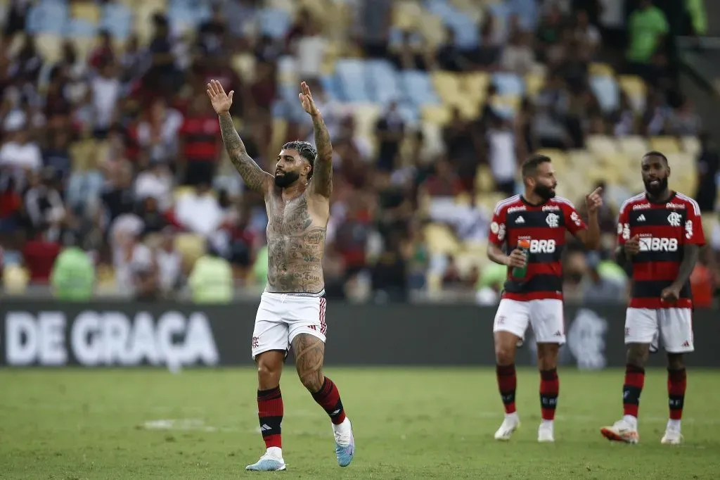 Gabigol fue castigado y no vestirá más la 10 del Flamengo tras ser visto con la camiseta del Corinthians. Foto: Getty Images