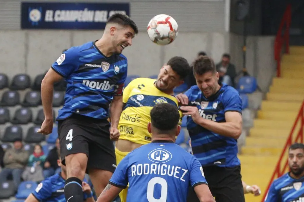 Benjamin Gazzolo también aparece en el horizonte de la U. Foto: Eduardo Fortes/Photosport