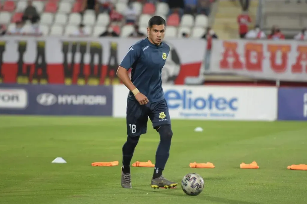 Mateo Guerra podría hacer su debut con Universidad Católica ante Coquimbo (X: @sanluis_qta)