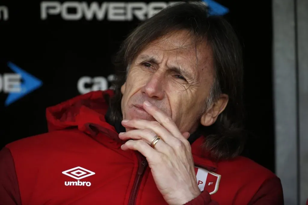 Ricardo Gareca se fue de Perú molesto por la forma de trabajar de la dirigencia. Foto: Photosport.