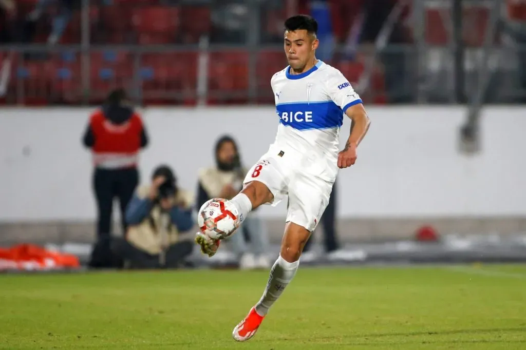 Alexander Aravena podría dejar Universidad Católica y partir a San Lorenzo (Photosport)