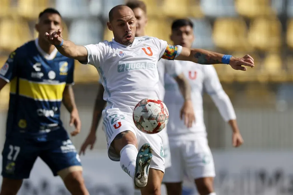 Marcelo Díaz fue fundamental en la primera rueda con la U. Foto: Andres Pina/Photosport