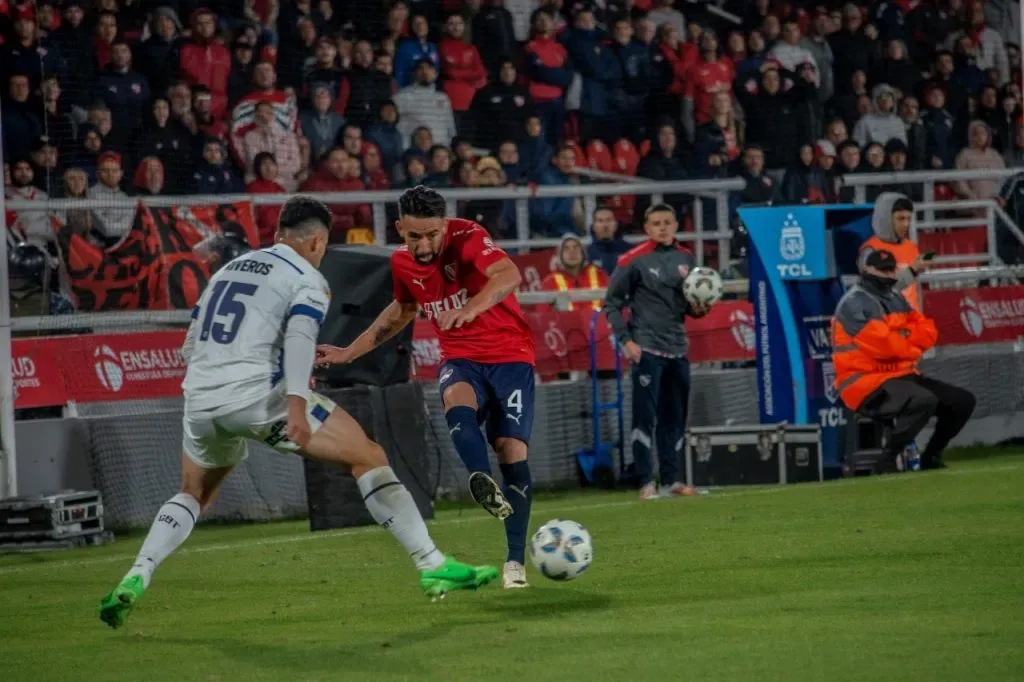 Mauricio Isla no volverá a jugar en Independiente (@ph.arita/Infierno Rojo)