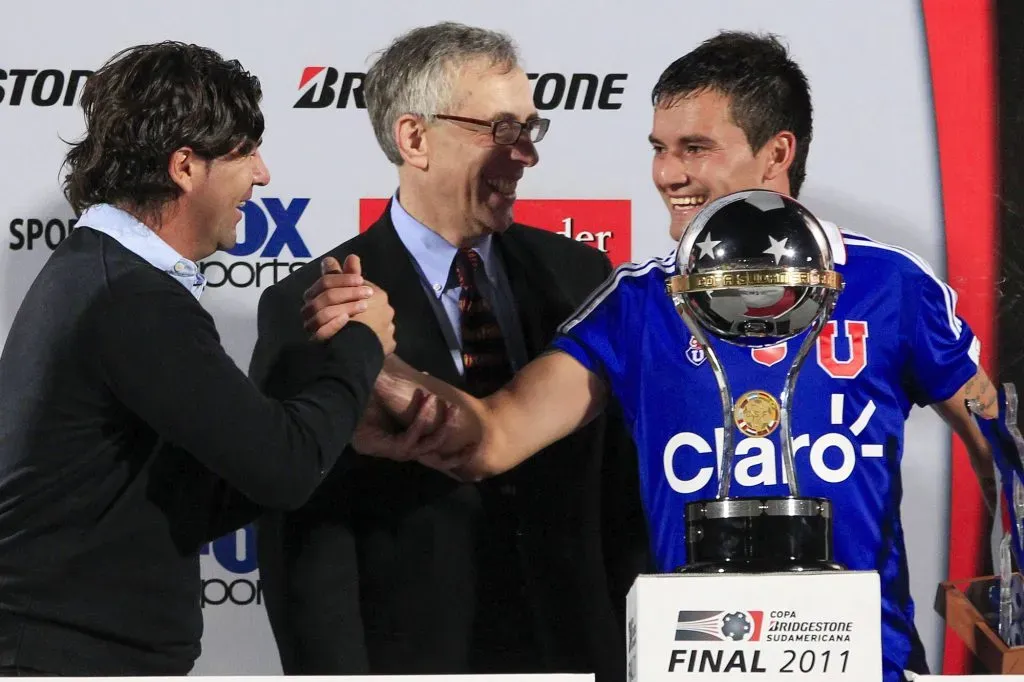 Extraoficial: Aránguiz vuelve a Chile como refuerzo de Universidad de Chile tras acuerdo con Inter.