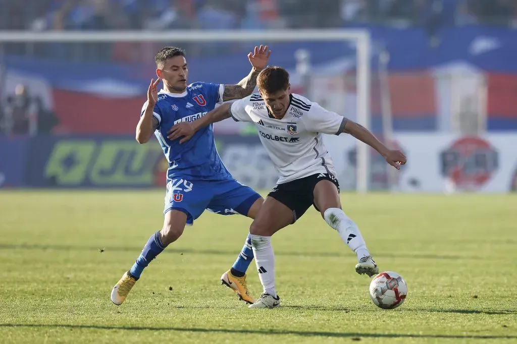 U de Chile y Colo Colo pelean por el título. Foto: Pepe Alvujar/Photosport