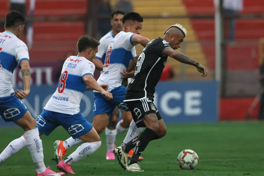 En el duelo de la primera ruedo ganó Colo Colo 1-0. / Photosport.