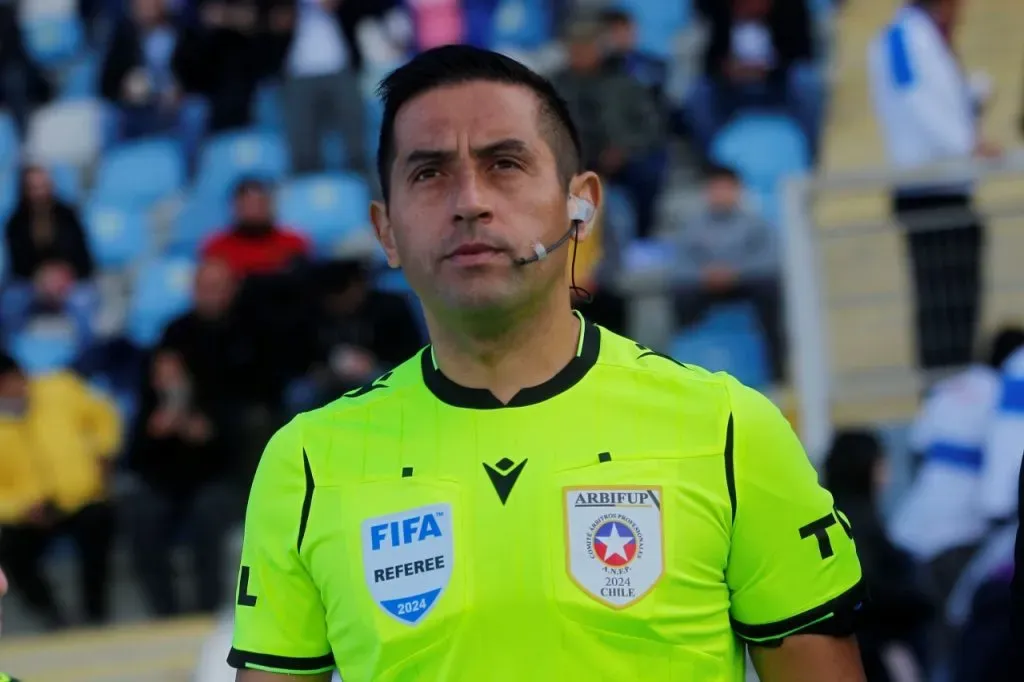 Francisco Gilabert dirigirá el duelo entre U de Chile y La Calera este fin de semana (Photosport)