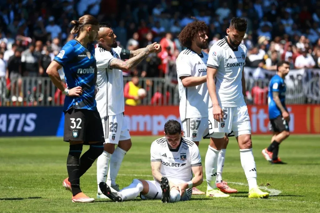 Gonzalo Castellani debió salir con molestias en triunfo de Colo Colo ante Huachipato (Photosport)