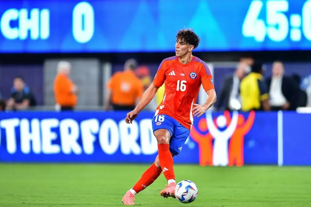 Igor Lichnovsky jugando por la Roja.