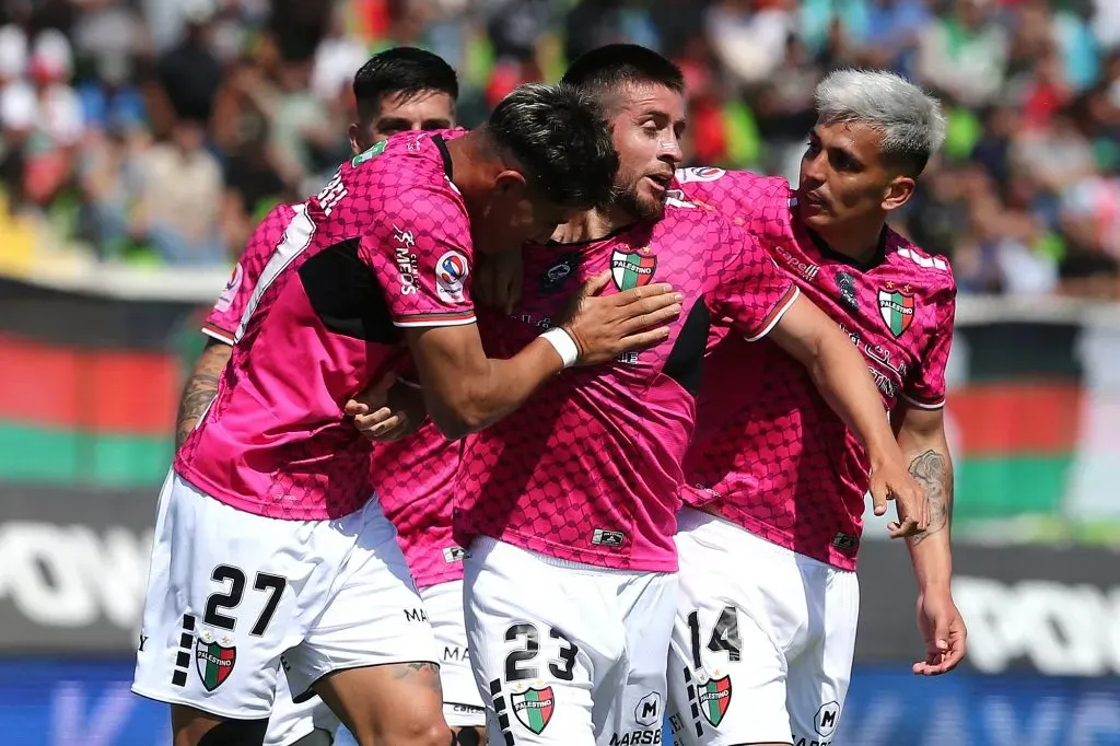 Palestino pudo tener otro domingo, pero sufrió la remontada de Colo Colo y la lesión de Garro.