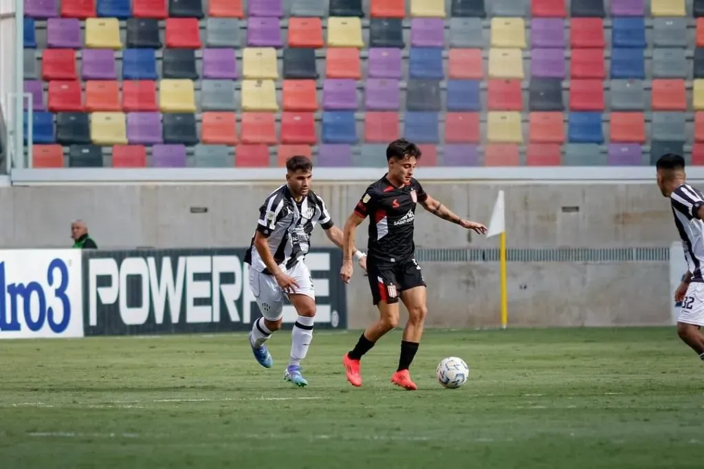 Javier Altamirano en su vuelta a las canchas con Estudiantes de La Plata (Instagram)