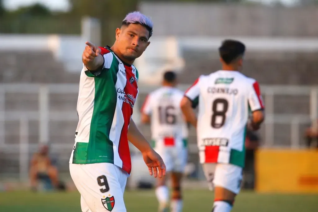 Maxi Salas jugó en 2023 por Palestino, previo a partir a Racing (Photosport)