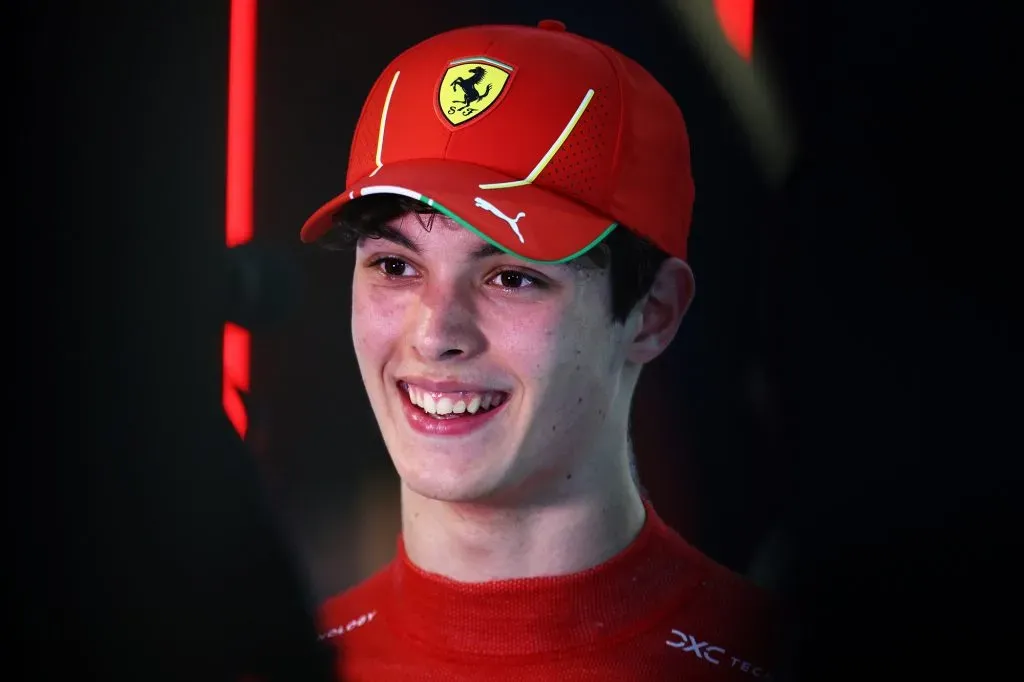 Oliver Bearman habla con la prensa (Getty Images)