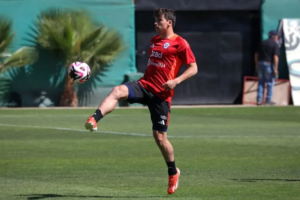 Gonzalo Tapia se irá de Católica y se debate por su futuro entre Brasil y Europa (Photosport)