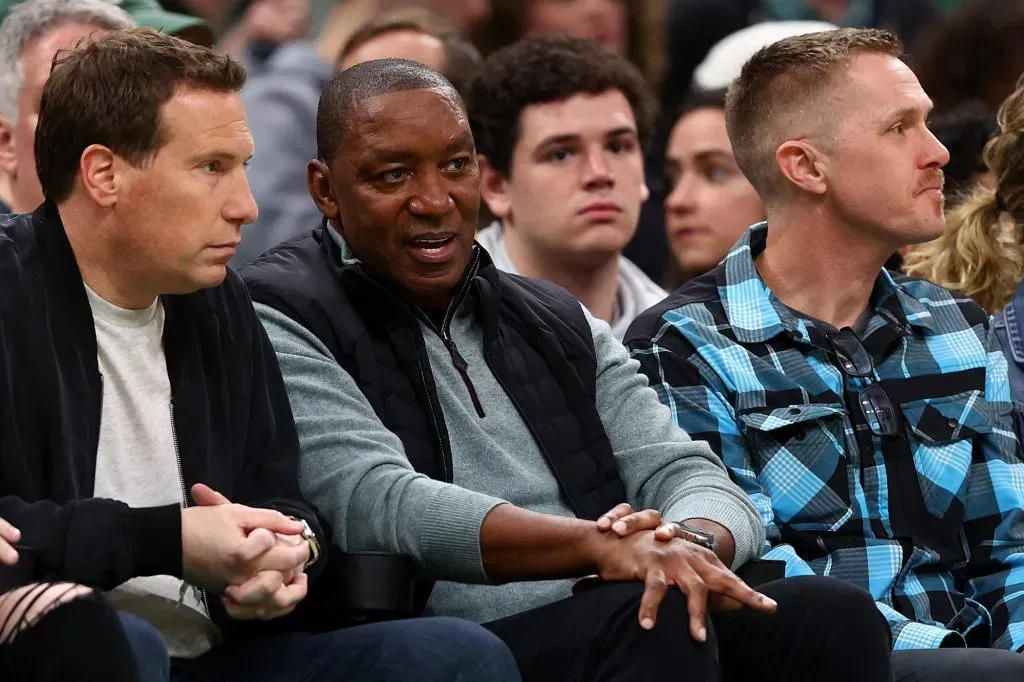 Isiah Thomas asiste al partido entre los Phoenix Suns y los Boston Celtics el 14 de marzo de 2024 (Getty Images).