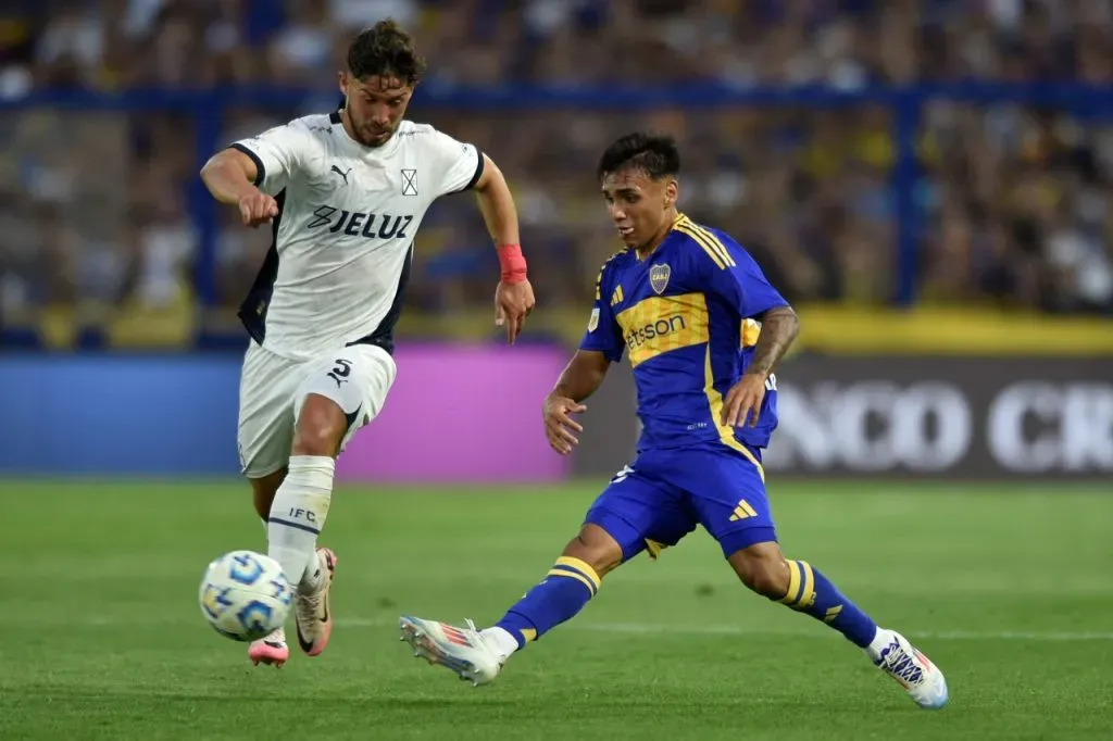 Felipe Loyola, uno de los 17 chilenos que jugará en el fútbol argentino en 2025 (Getty Images)