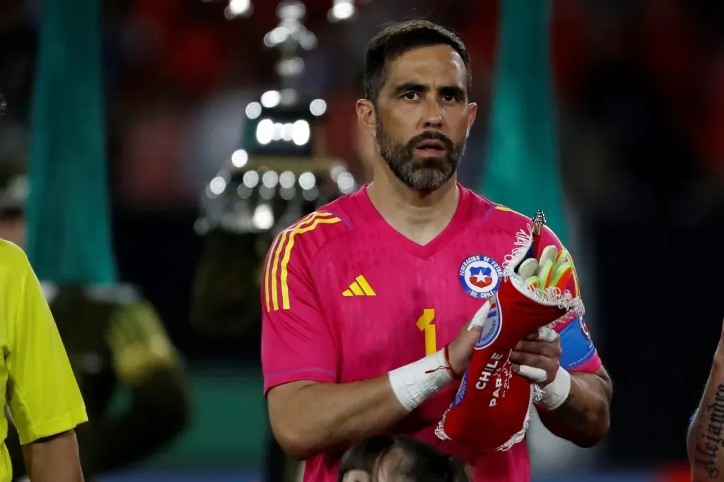 Claudio Bravo cumplió seis meses desde su retiro del fútbol (Photosport)