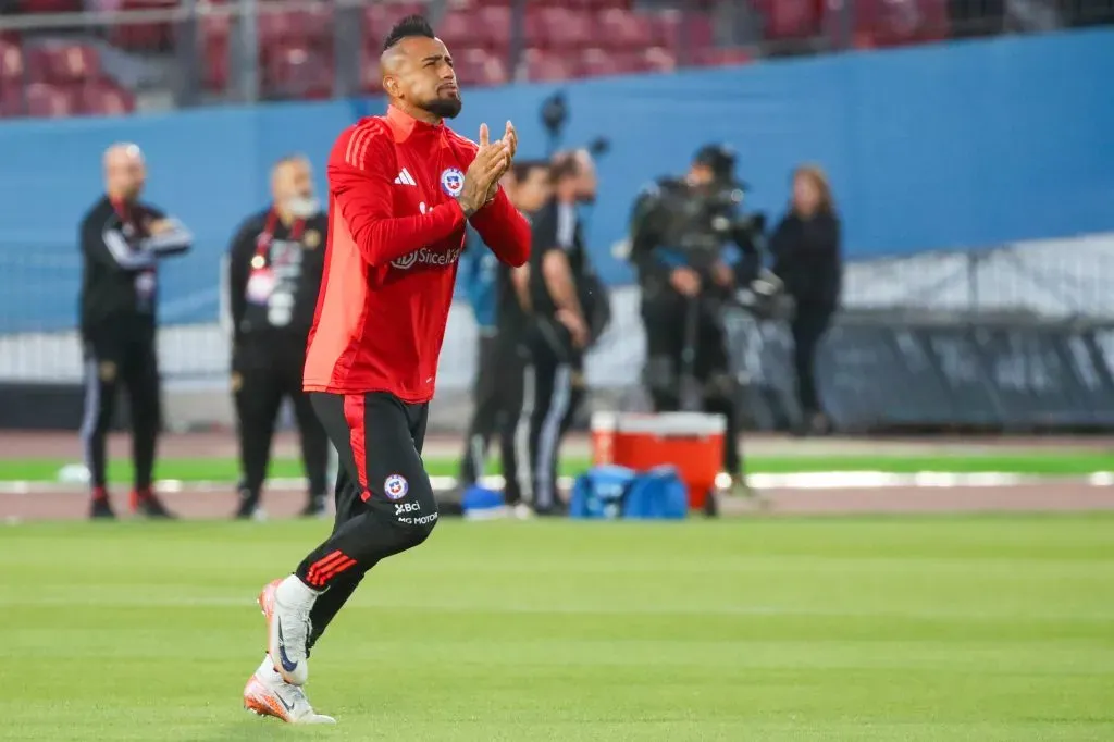Vidal se bajó de la nómina de la Roja /Photosport