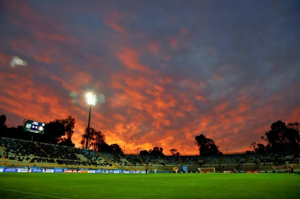 Universidad Católica en riesgo de no poder jugar Copa Sudamericana en el Estadio Sausalito (Photosport)