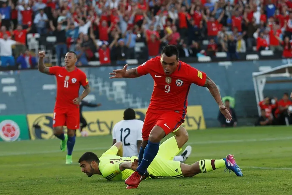 Esteban Paredes y su último gol con la Selección Chilena (Photosport)