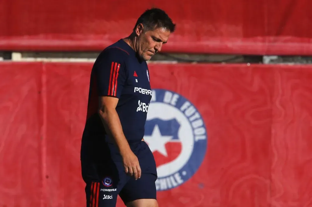 Insólito: Berizzo dejó hace meses la banca de Chile, pero para Gareca es el responsable de que La Roja sea colista en las eliminatorias tras el empate contra Ecuador de local.