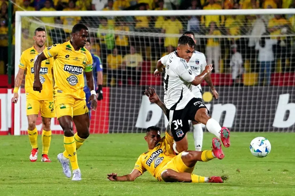 Atlético Bucaramanga estuvo cerca de llevarse el triunfo ante Colo Colo. Foto: Vizzor image/Photosport