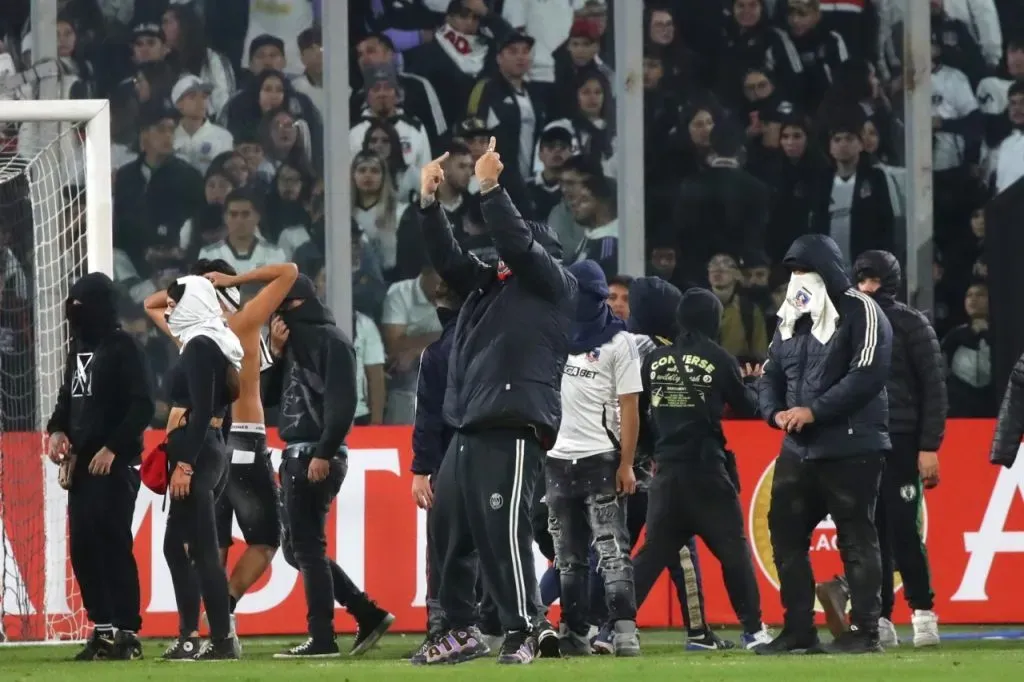 Hinchas de Colo Colo ya fueron identificados y serán castigados según Pablo Milad (Photosport)