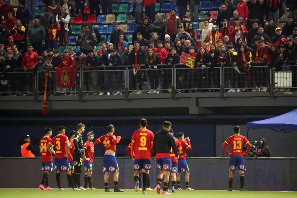 Hinchas de Unión Española detenidos por mal comportamiento en Brasil (Photosport)