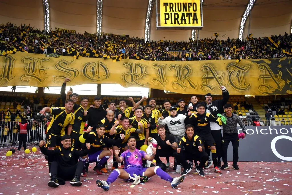 Coquimbo Unido es el puntero del fútbol chileno y aspira a un mercado de fichajes clave para soñar en grande. Foto: Photosport.