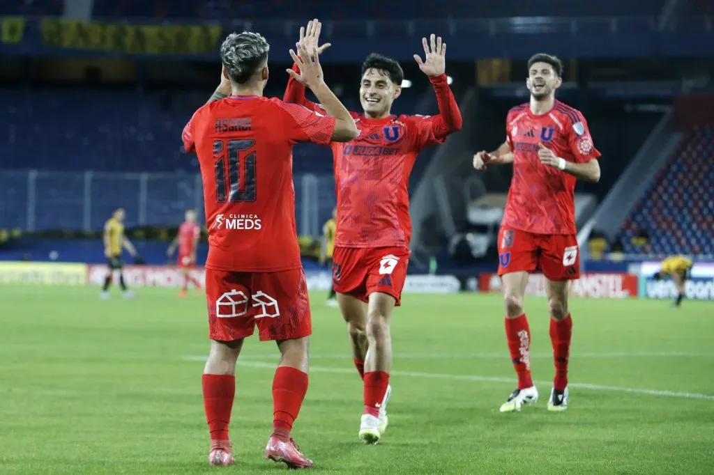 Vaccia y Pato Mardones aleonan a Lucas Assadi en la U.