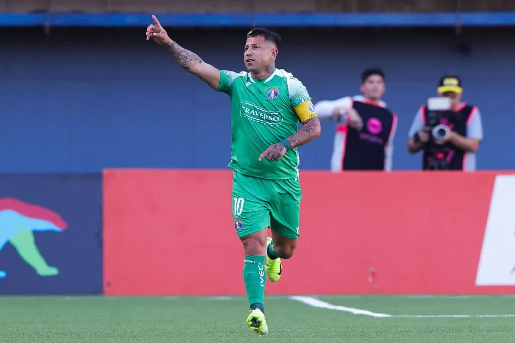 Leo Valencia, goleador de Audax | Photosport