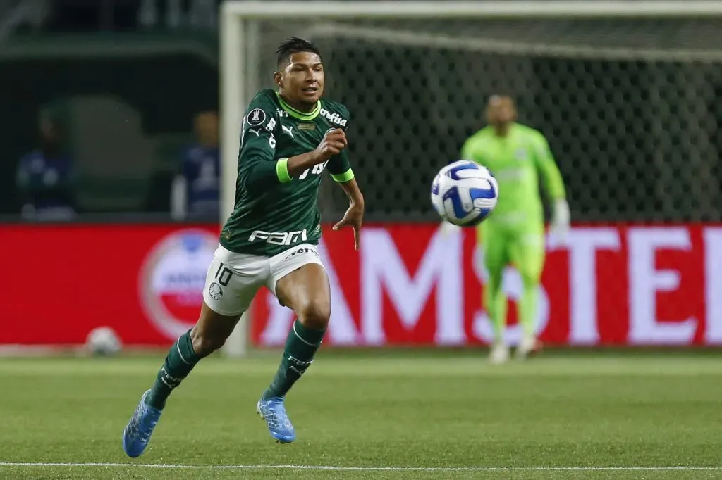 Rony em ação pelo Palmeiras. (Photo by Ricardo Moreira/Getty Images)