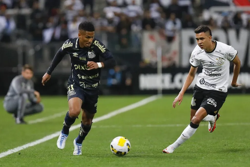 Atacante no clássico diante do Corinthians (Photo by Ricardo Moreira/Getty Images)