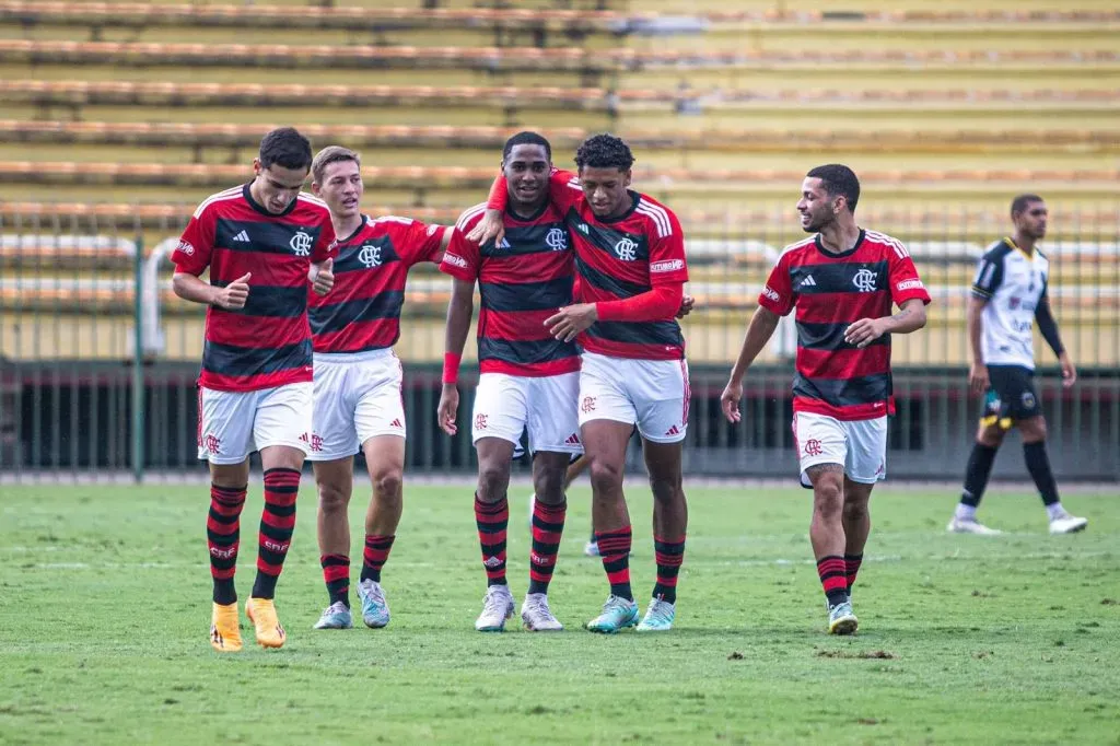 Flamengo prevê arrecadar R$ 1 bilhão com jovens da base. Foto: Raphael Torres / CRF